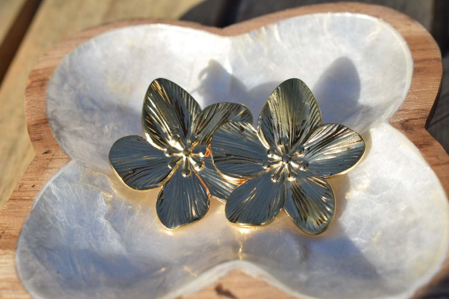Valencia Flower Earrings Gold