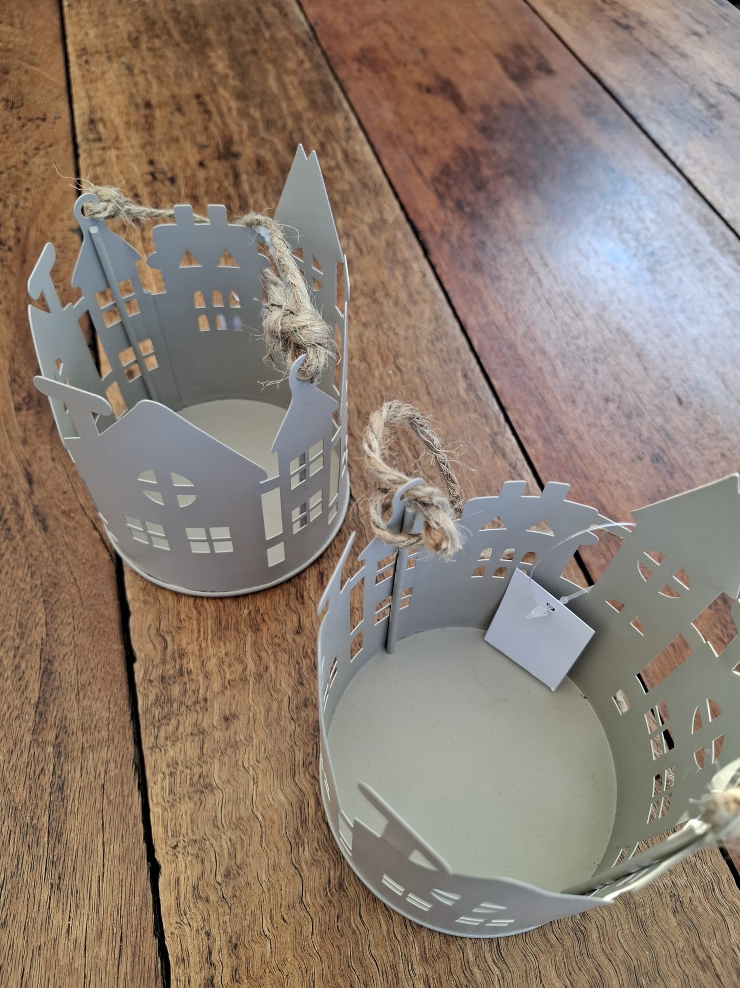 Huisje beige hangend