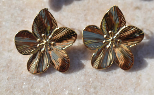 Valencia Flower Earrings Gold