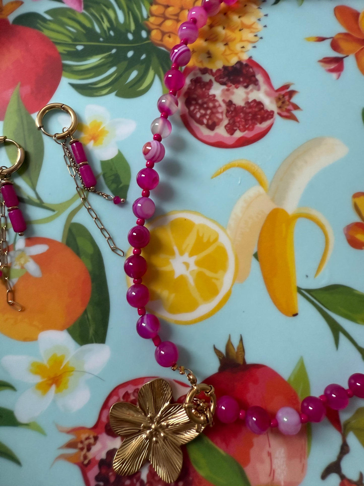Fuchsia Oorbellen Ketting Goud