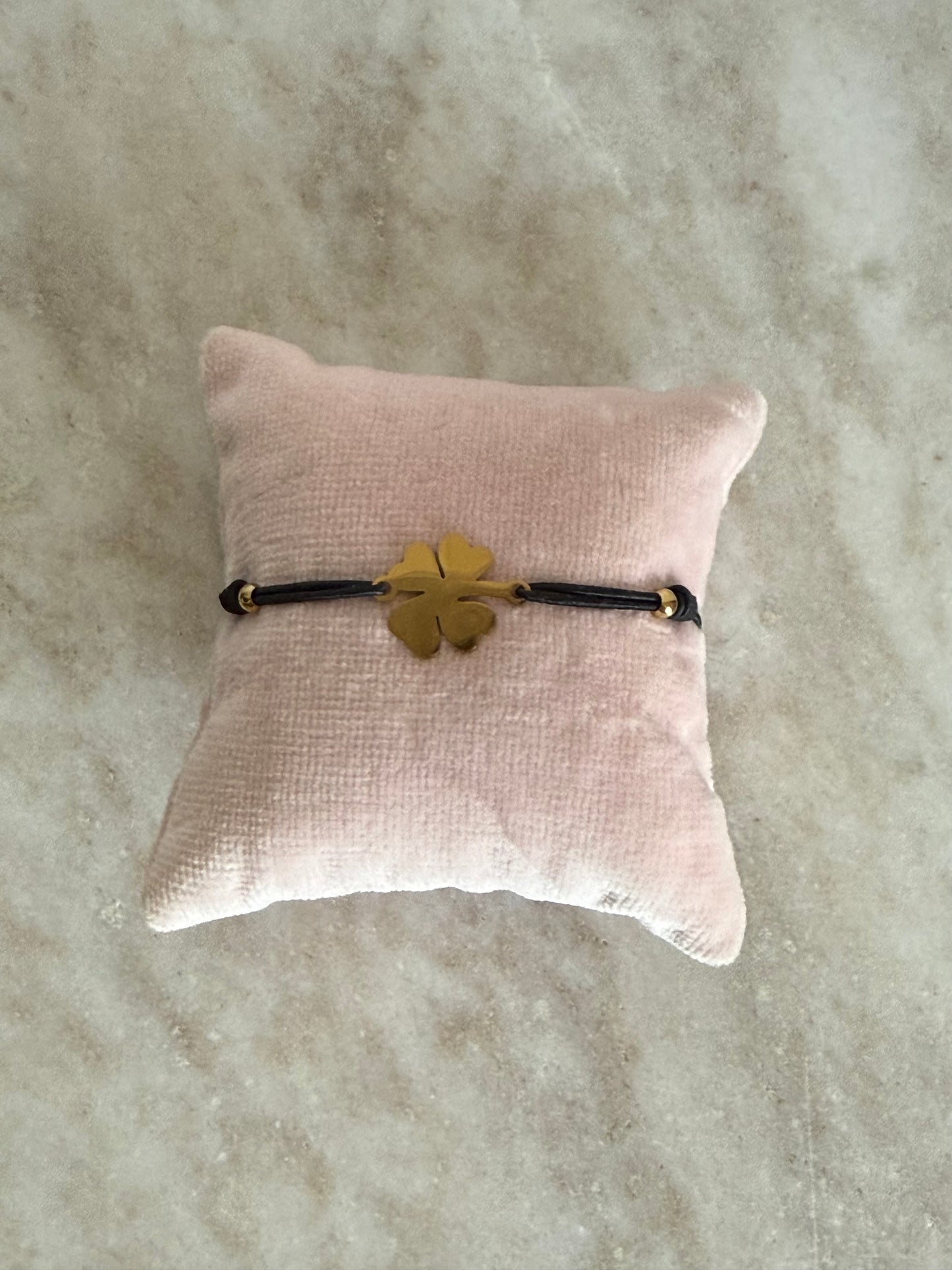 Clover Armbandje Black