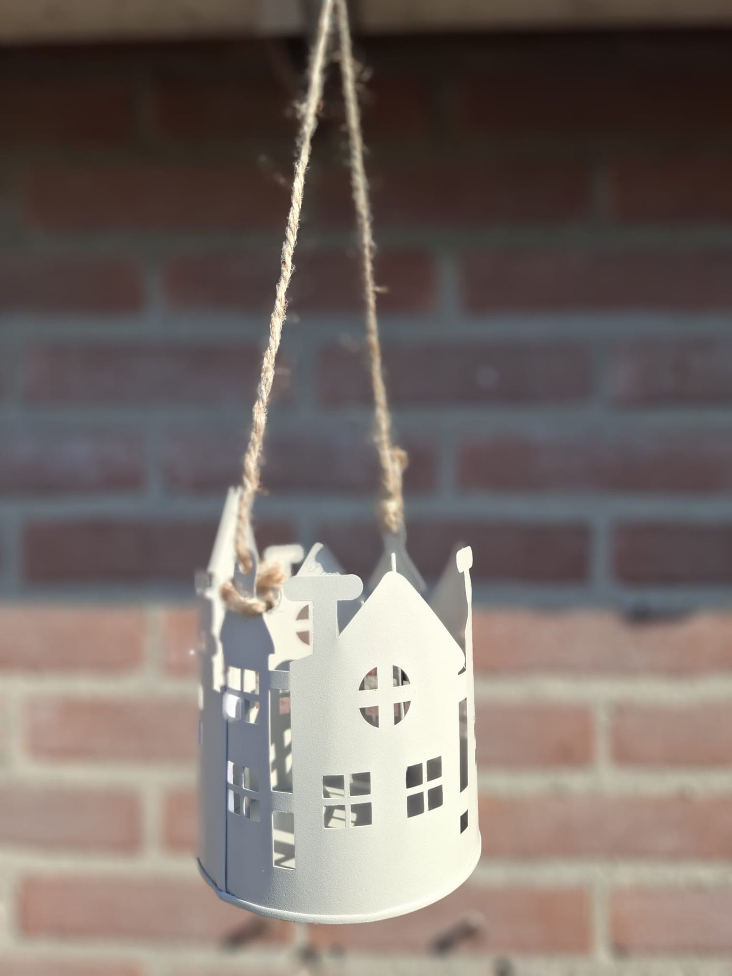 Huisje beige hangend