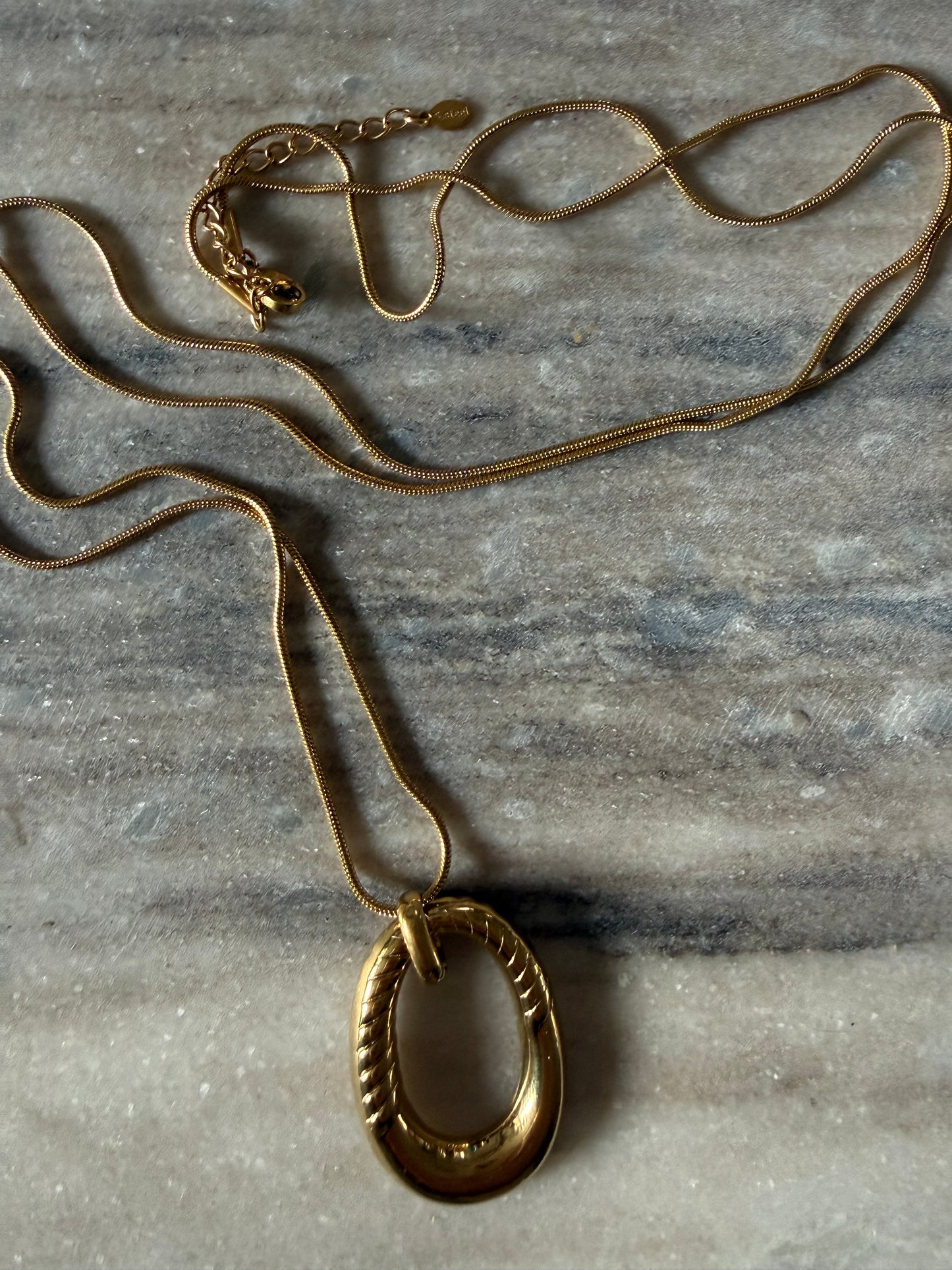 Lange ketting met ovaal