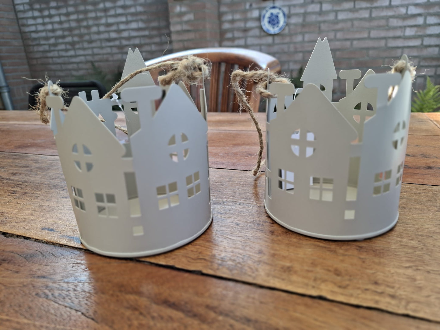 Huisje beige hangend