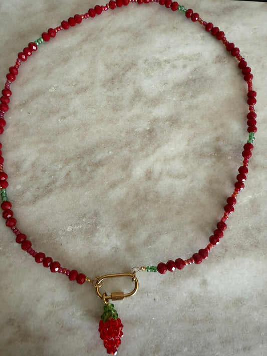 Rode kralen ketting