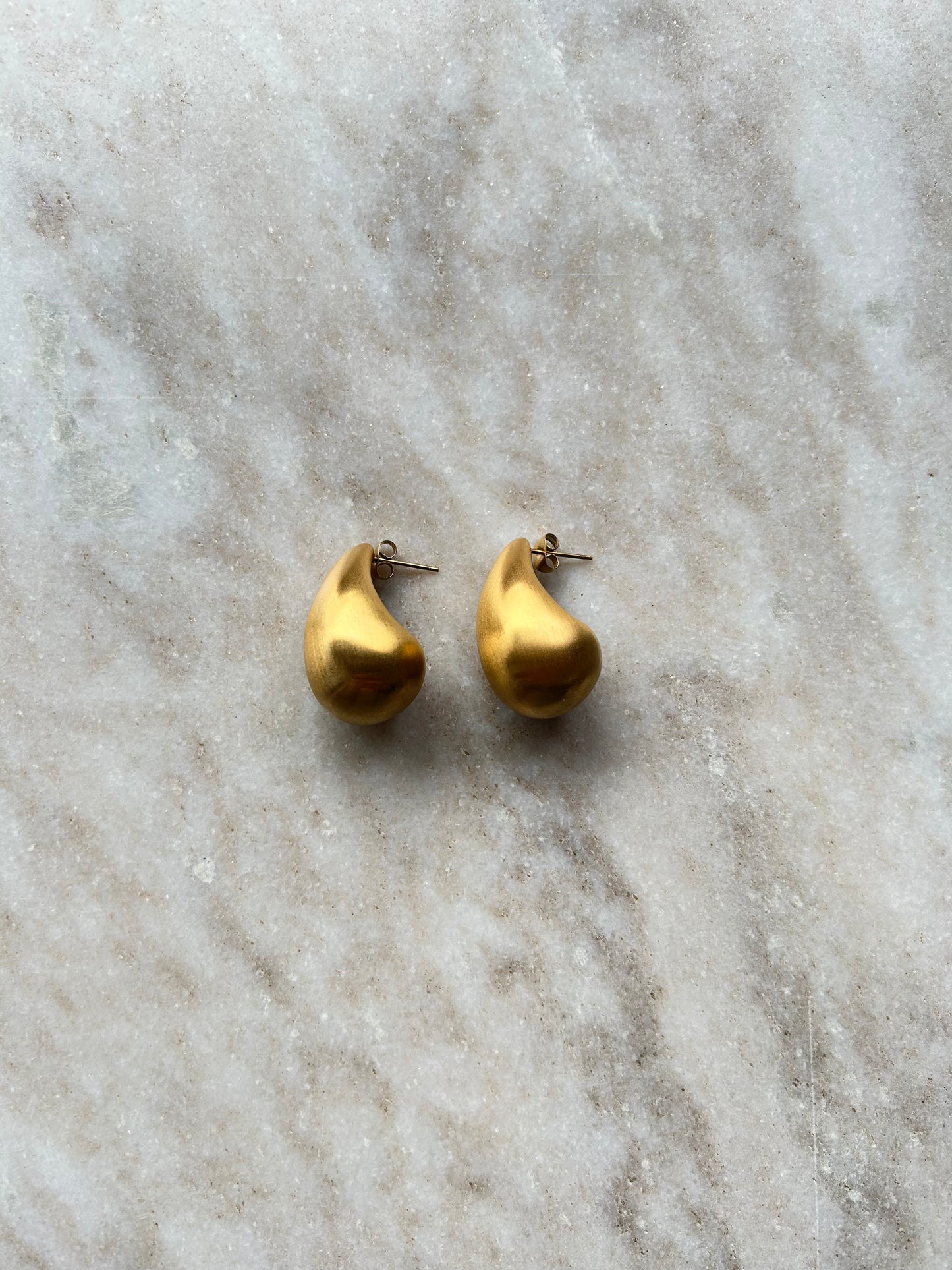 Costa Blanca Teardrop Earrings Gold Matt