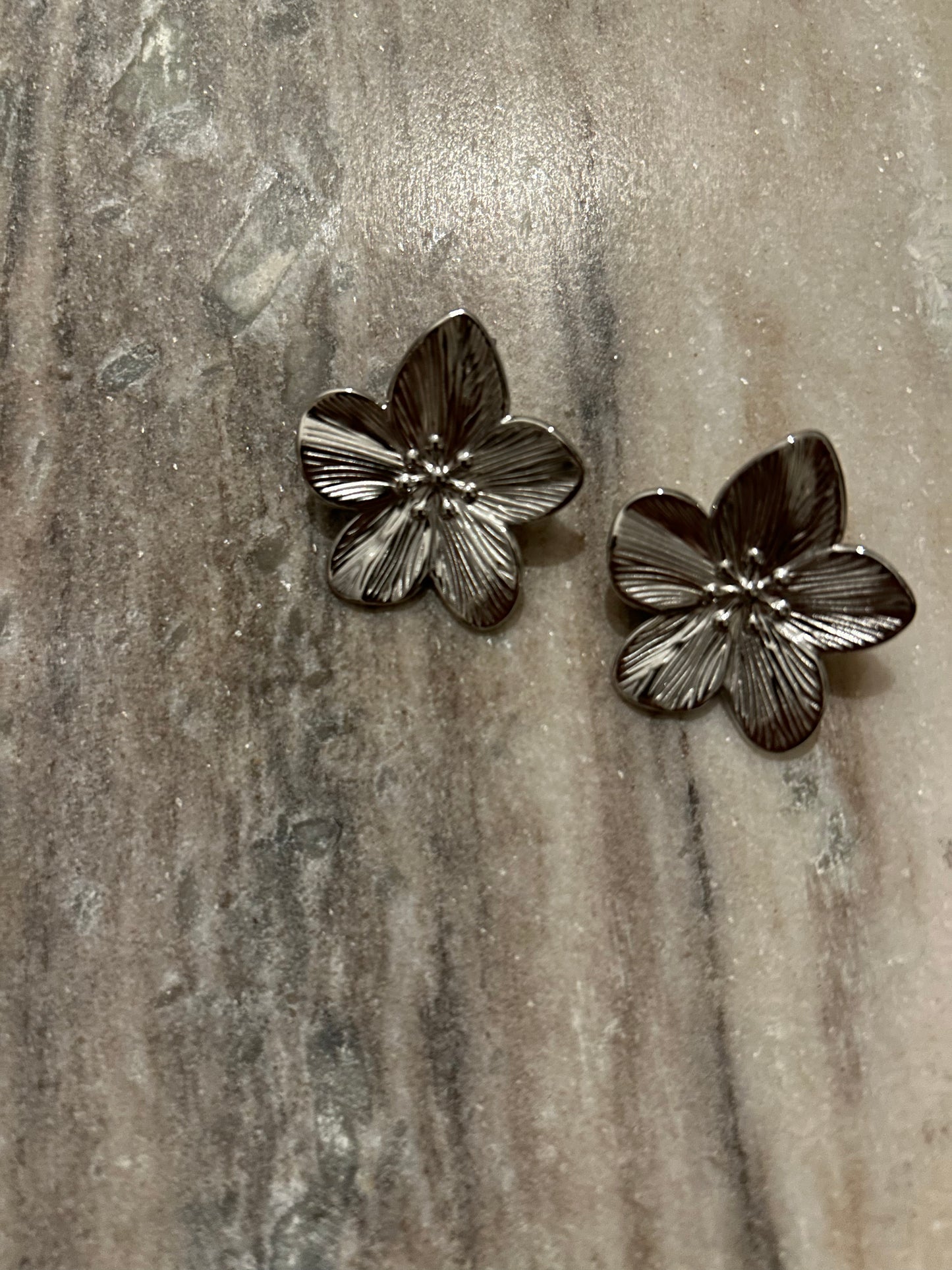 Valencia Flower Earrings Zilver