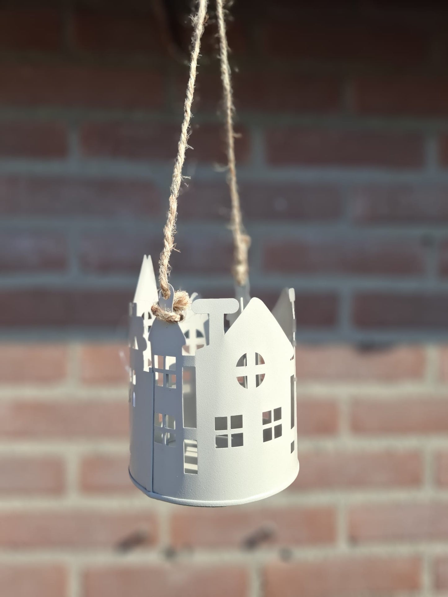 Huisje beige hangend